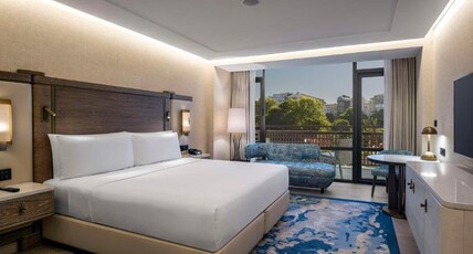 Hilton Istanbul Bosphorus Room Type - KING DELUXE ROOM WITH CITY Hilton Istanbul Bosphorus Room Type - KING DELUXE ROOM WITH CITY