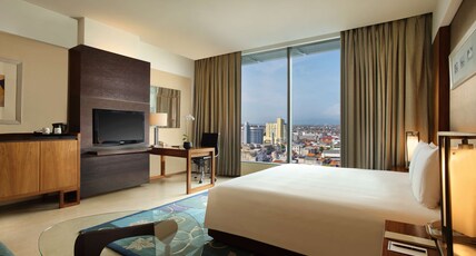 Hilton Bandung Room Type - KING DELUXE CITY VIEW