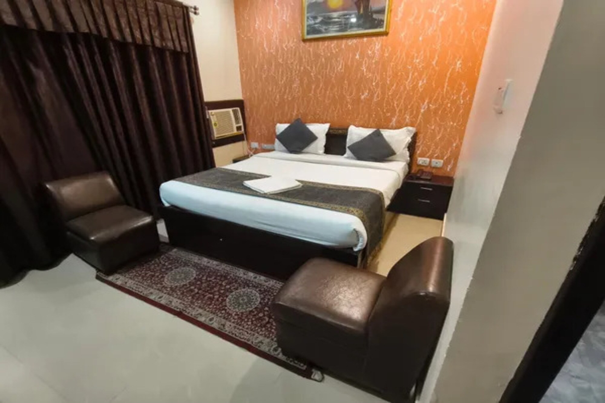 FabHotel Chandra Dreams - Tap to explore photos