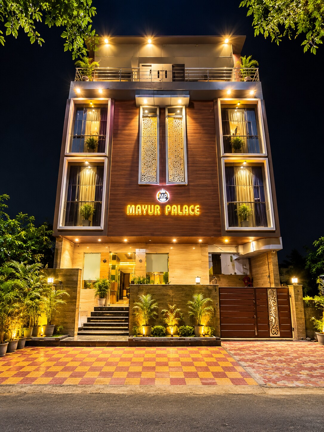 HOTEL MAYUR PALACE & HOME STAY - Tap to explore photos