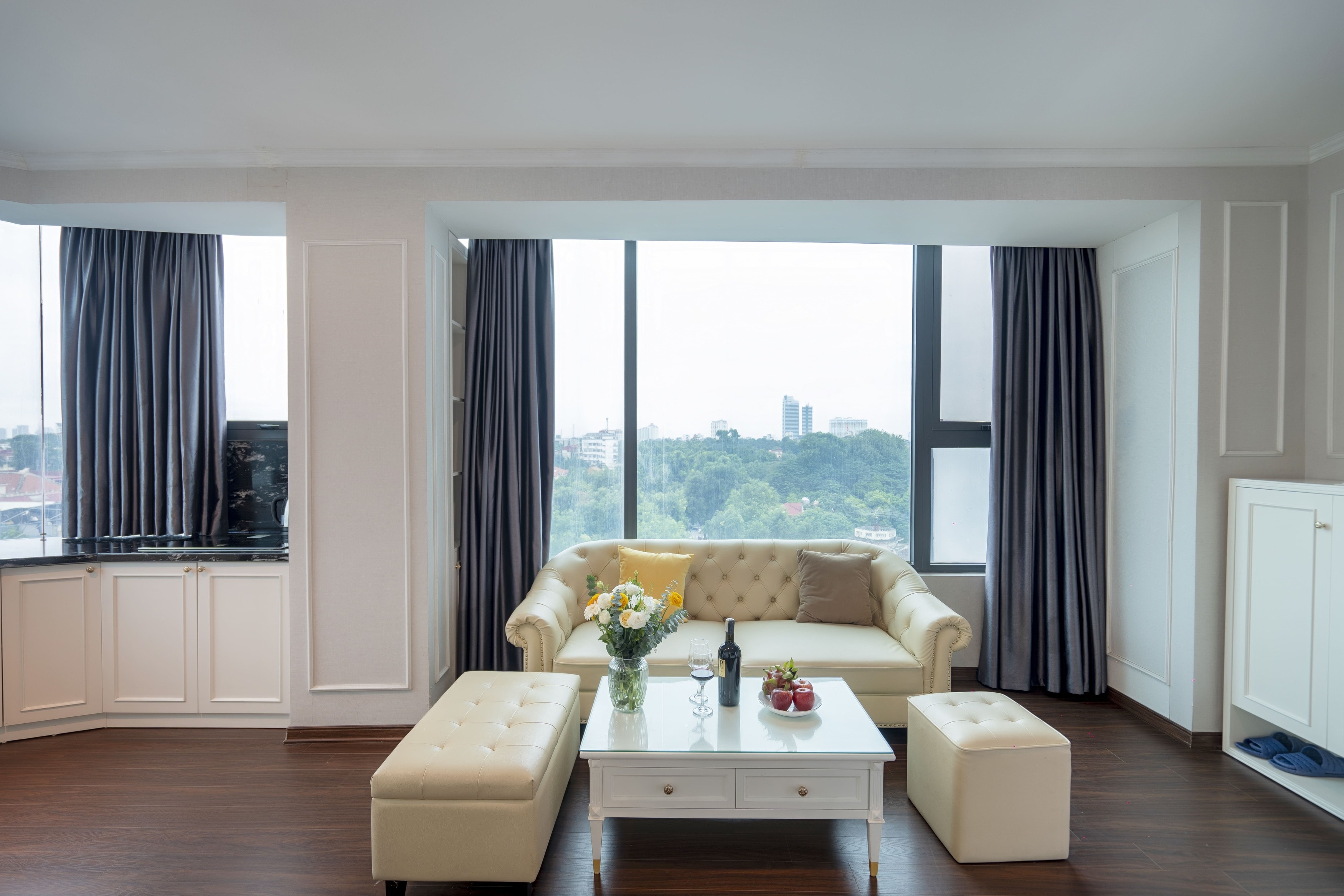 Ivy Luxury Hotel and Apartment - Tap to explore photos