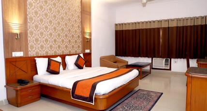 Airport Hotel Terminal 1 View Room Type - Luxury Room