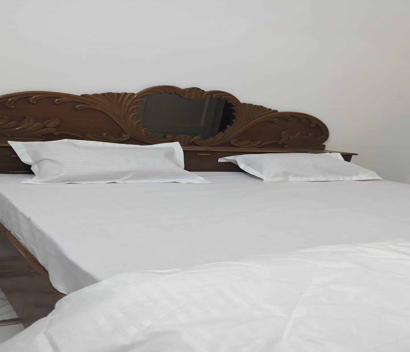 HOTEL SUNVIEW - Tap to explore photos