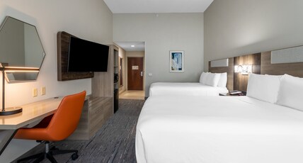 Holiday Inn Express CRYSTAL RIVER Room Type - 2 Qn Standard Comm Mobil Access Rll Shwr