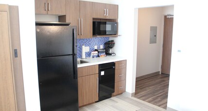Holiday Inn Express & Suites EAU CLAIRE WEST I-94 Room Type - 1 King Suite