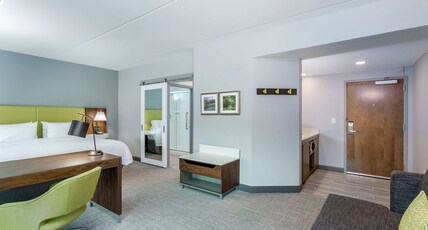 Hampton Inn & Suites Saraland Mobile AL Room Type - 1KN HEARING ACC STUDIO NS