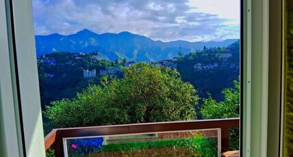 The Himalayan Hostel - Kempty Falls Room Type - Family Rooms with Mountain View