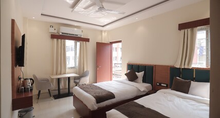 Hotel Maharani Grand Room Type - Maharani Executive Room with Balcony Hotel Maharani Grand Room Type - Maharani Executive Room with Balcony