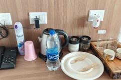 Happy Home Stay Near Pari Chowk  Omaxe trade