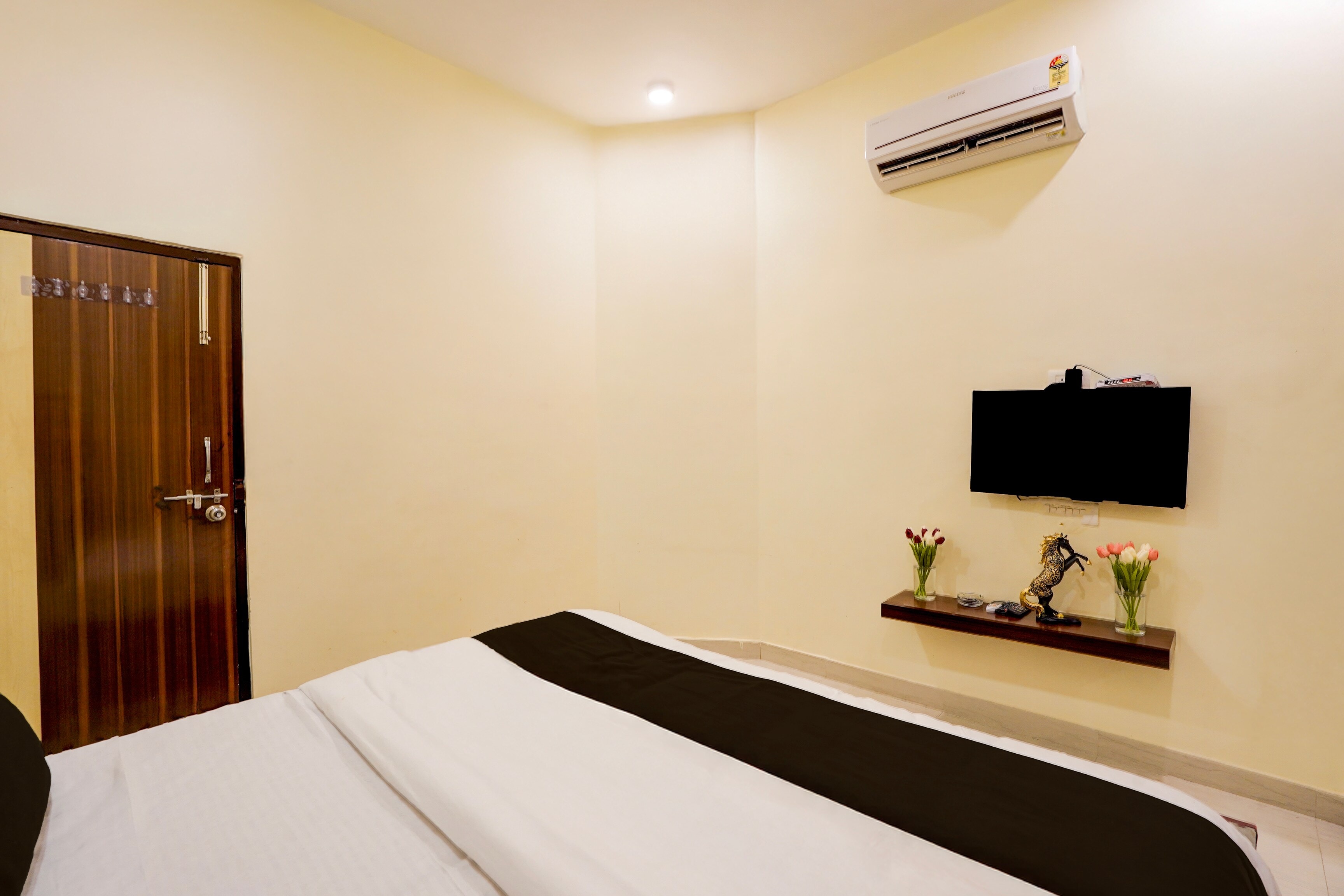 Hotel O by OYO Banaras Guest House - Tap to explore photos