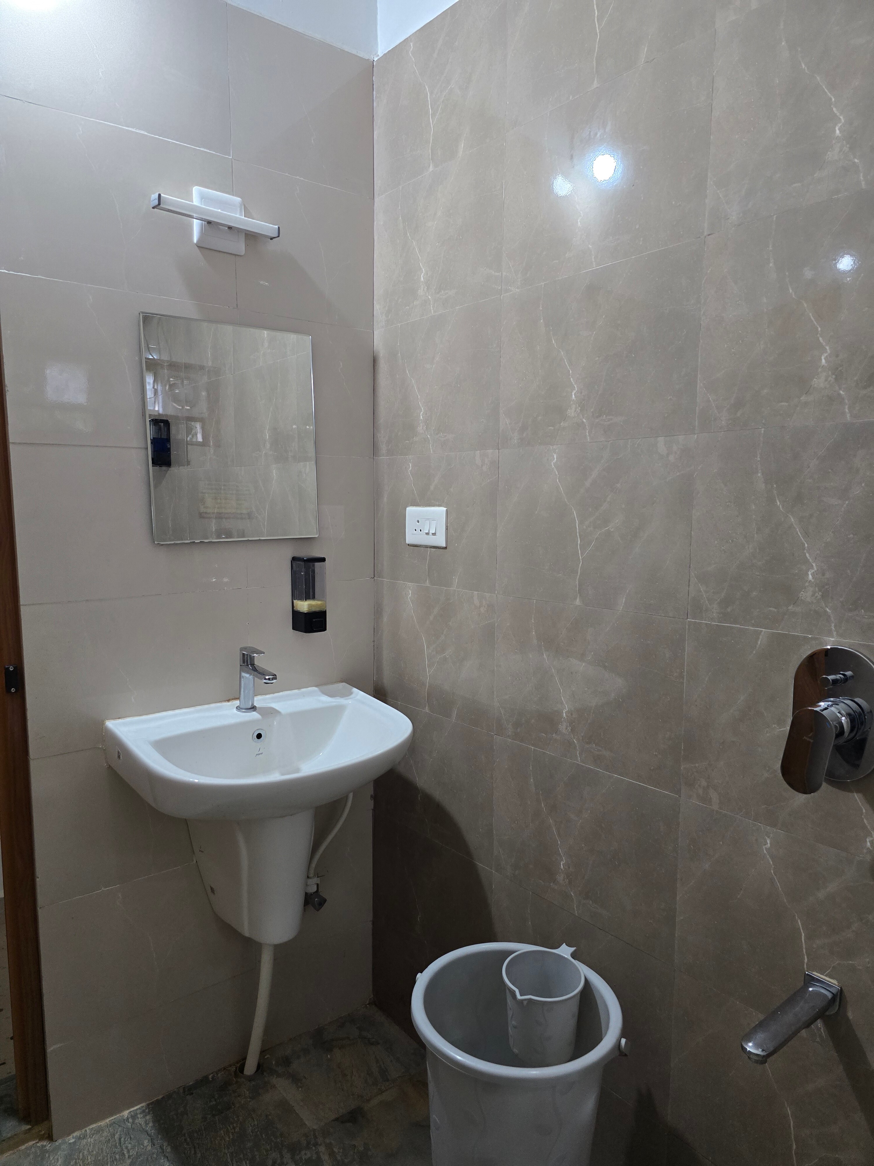 Mandara Homestay AC/ Non AC Rooms - Tap to explore photos