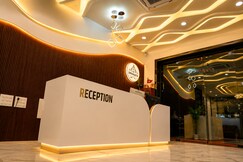 Hotel Dinanath (Free Gated Parking & 10 Minutes Walk from Temple)