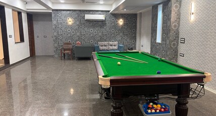 Solise Stays Luxe Studio near Mall 51 Metro Room Type - Solise Stays Luxe Studio near Mall 51 Metro