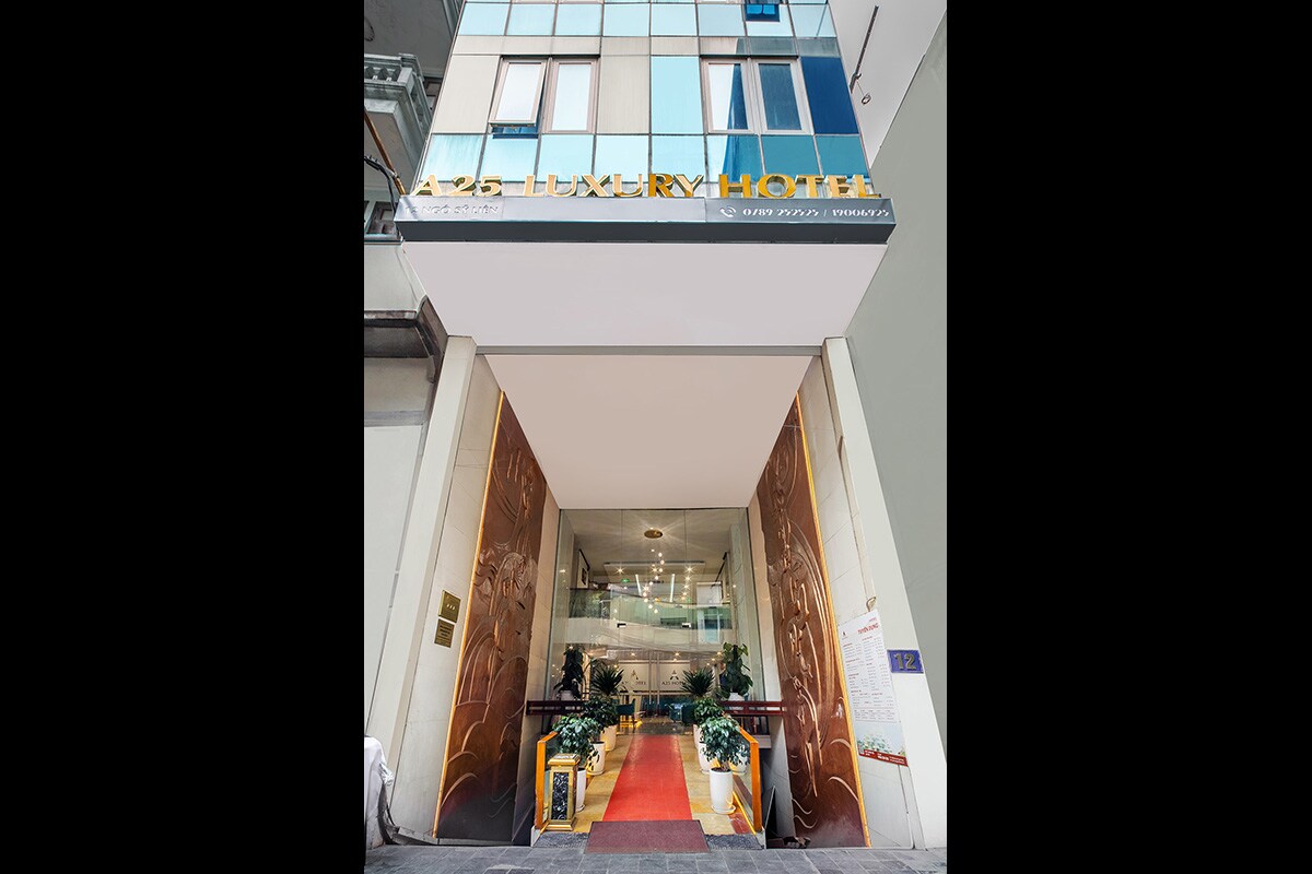A25 Premium Hotel - 12 Ngo Si Lien - Tap to explore photos