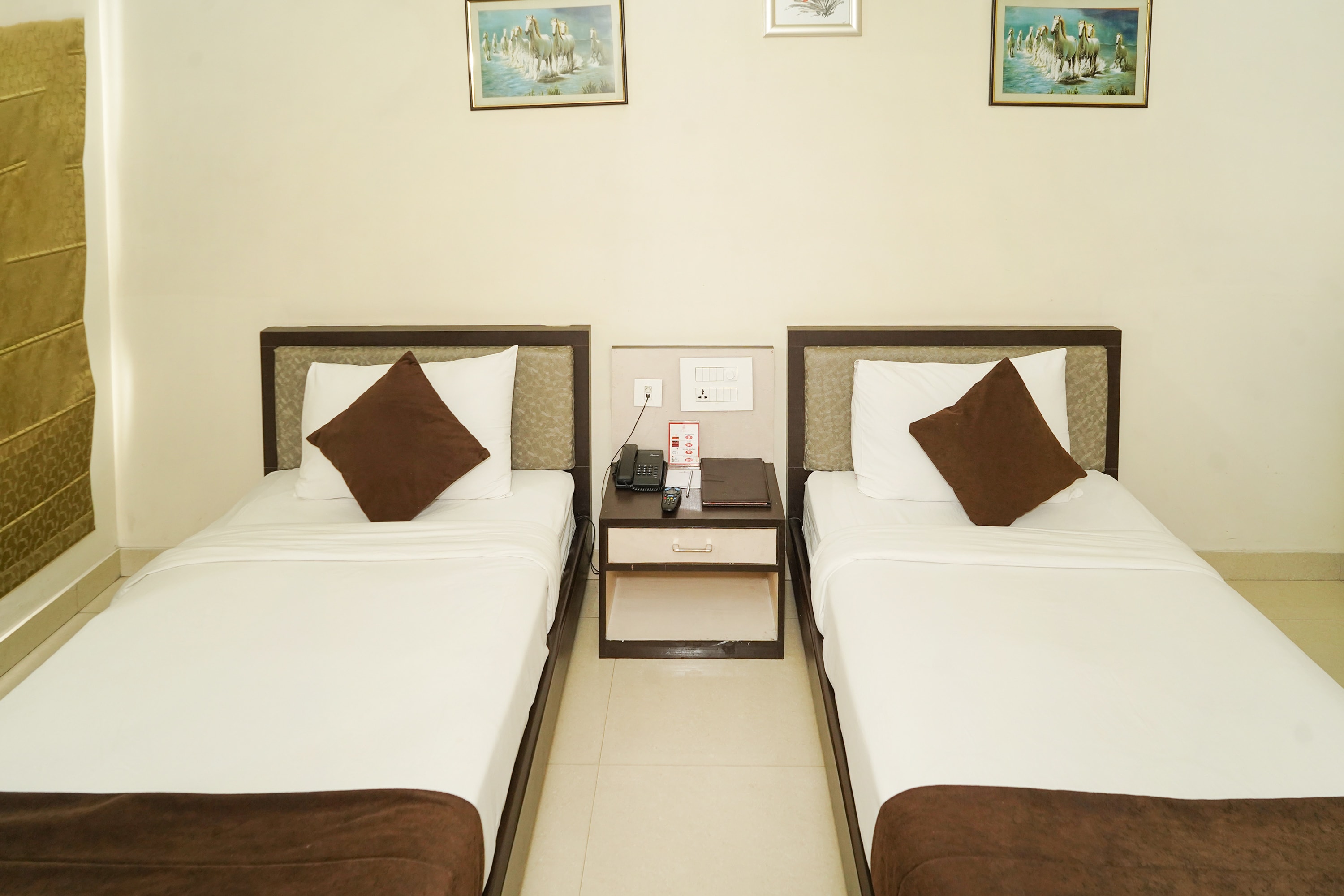 Hotel Yash Regency - Tap to explore photos