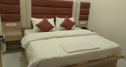 Hotel LR Delite Inn Room Type - Deluxe Room