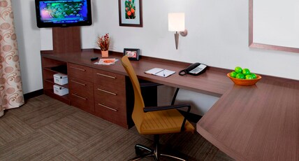 Candlewood Suites Oklahoma City - Bricktown Room Type - 2 Qn Studio Suite Mobil Access Roll Shwr