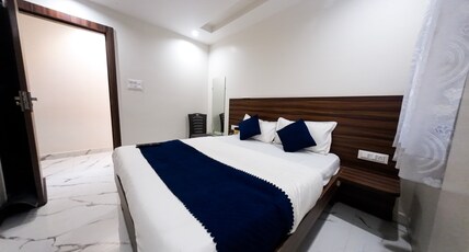HOTEL PAVIKA PALACE Room Type - DELUXE ROOM