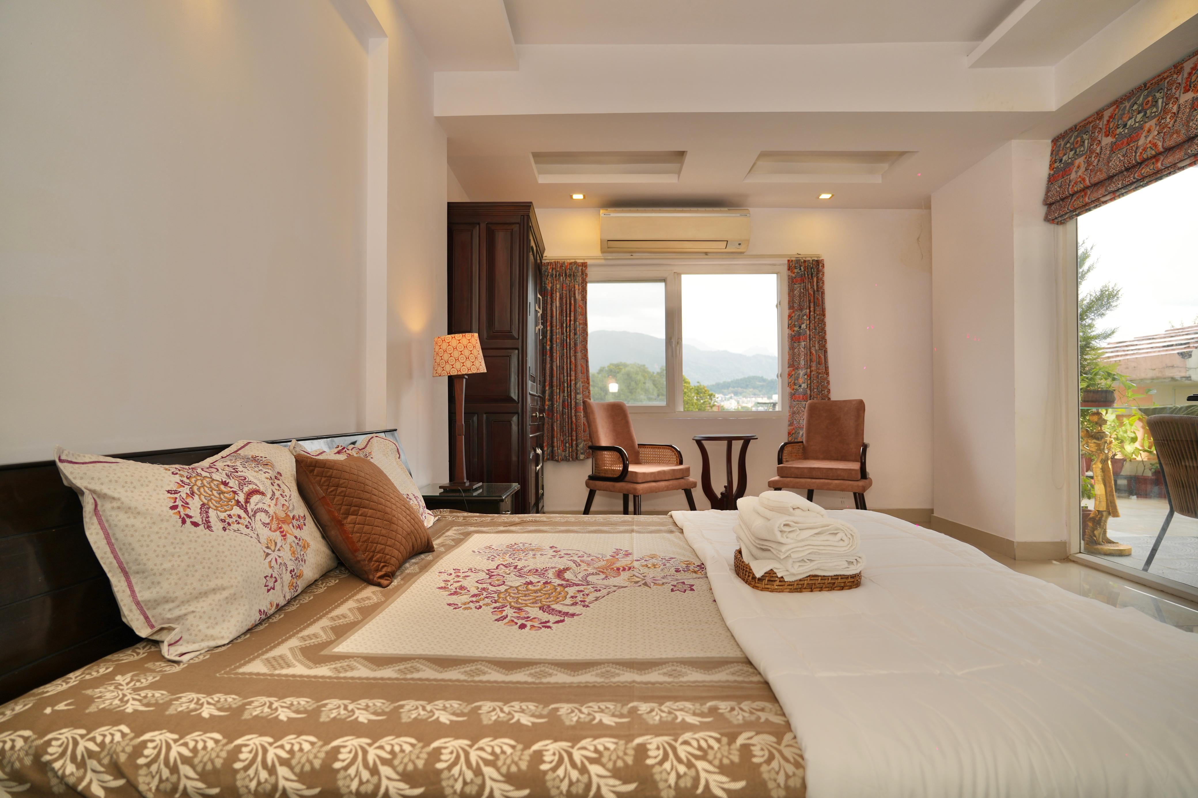Above Rajpur Private penthouse for 2 - Tap to explore photos