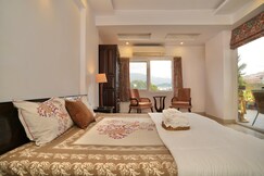 Above Rajpur Private penthouse for 2