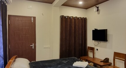 Hotel Arena Room Type - Deluxe Double Room - AC