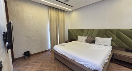 Royal Manor Room Type - Bedroom 101