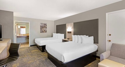 Best Western Plus Weston Inn Room Type - 2 Queen Beds, Non-Smoking, Microwave And Refrigerator, Work Desk, Wi-Fi, Full Breakfast