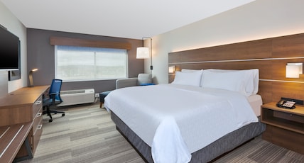 Holiday Inn Express & Suites EAU CLAIRE WEST I-94 Room Type - 1 Queen Standard Communications Mobility Accessible