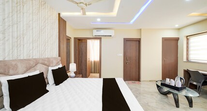 Collection O Ranipur - Dhaney Crossway Formerly Saroj Inn Room Type - Classic with Balcony