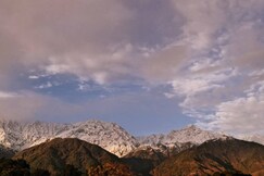 Mountain Mist Homestay 202