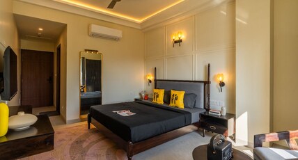 The Hosteller Bam Jaipur, Hawa Mahal Room Type - Superior Double Room with Fort View