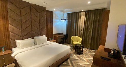 DLS Grand Luxotica Room Type - Deluxe Room