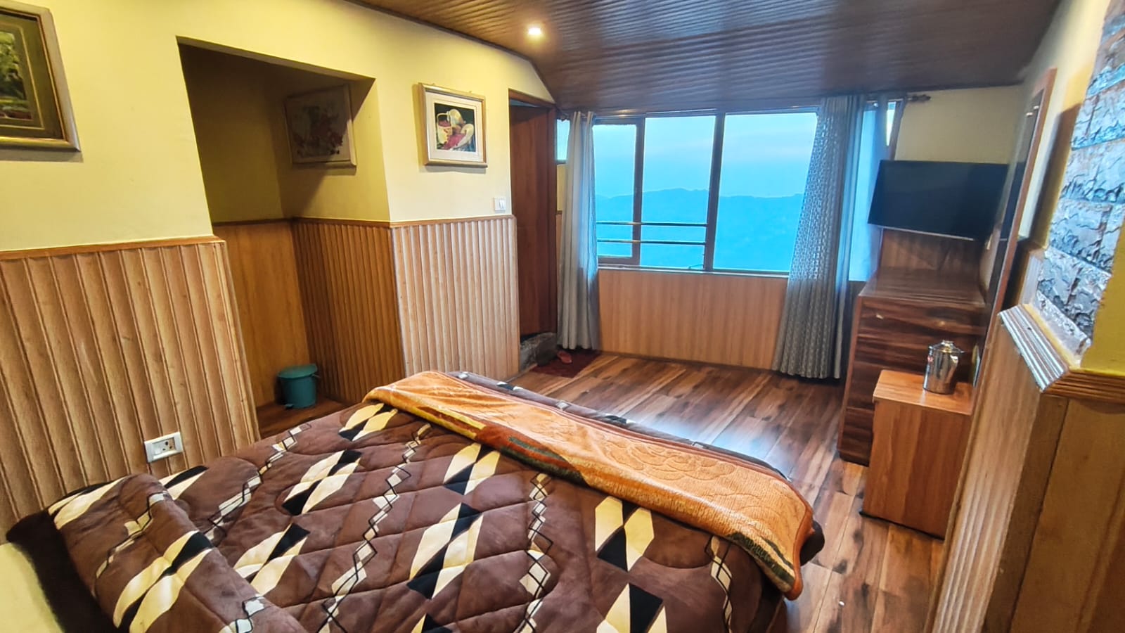 Thangmi Inn Darjeeling - Tap to explore photos