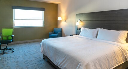 Holiday Inn Express & Suites TIJUANA OTAY Room Type - 1 King 1 Bedroom Suite