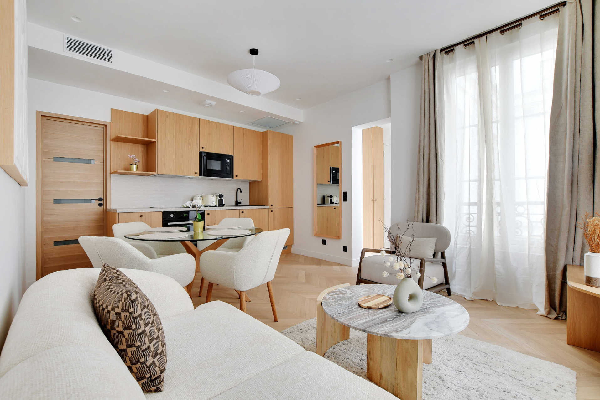 Modern Apartment - 3BR-6P - Montorgueil - Tap to explore photos