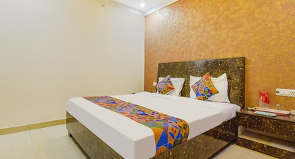 MK Hotel & Restaurant Near Main Market Room Type - Deluxe Room With AC