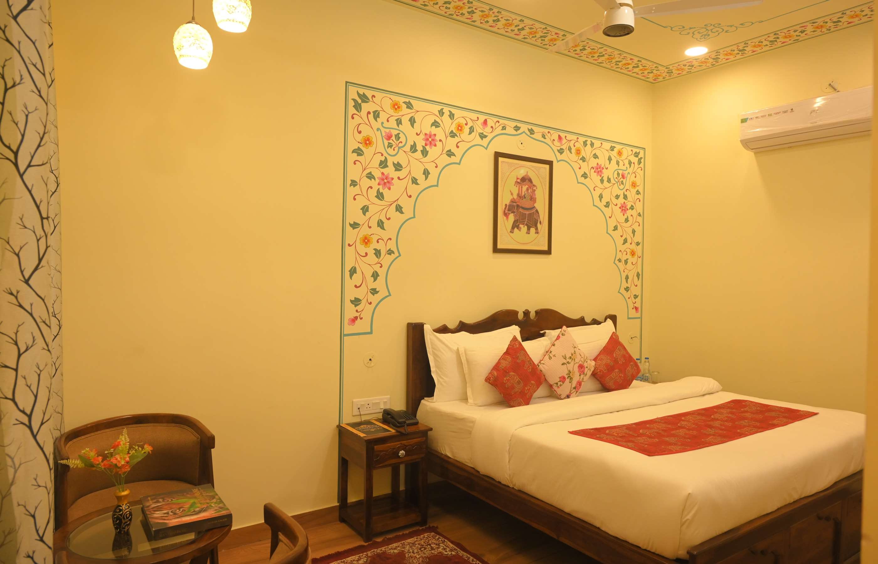 HOTEL VIRASAT HAVELI - Tap to explore photos