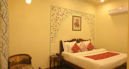 HOTEL VIRASAT HAVELI Room Type - Deluxe Room