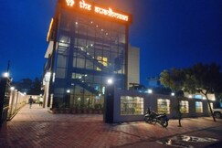 THE AWADH MAAN HOTEL RESTAURANT AND LAWN