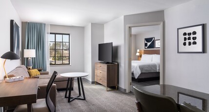 Staybridge Suites AKRON-STOW-CUYAHOGA FALLS Room Type - 1 King Bed 1 Bedroom Suite