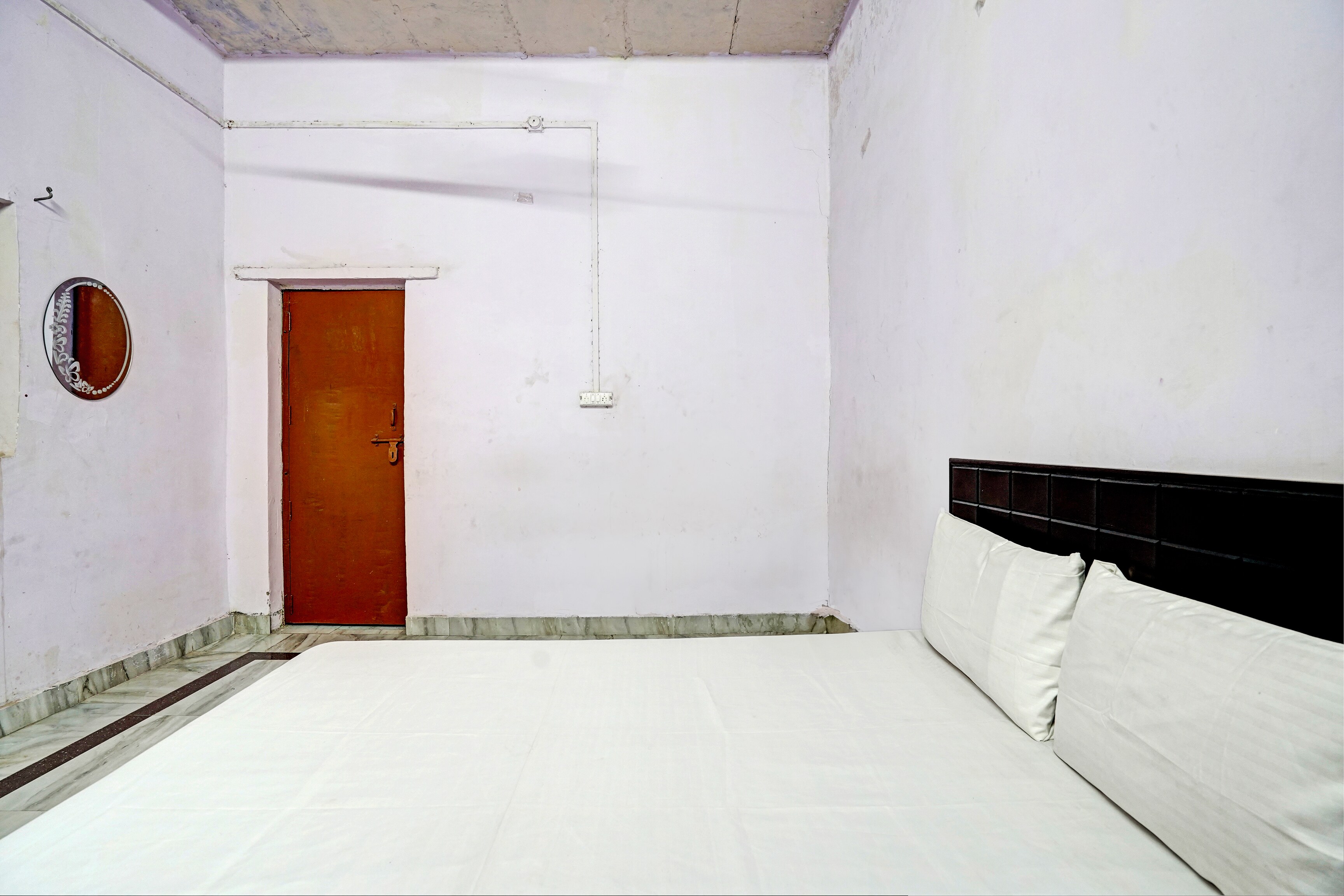 Hotel O Highway King - Tap to explore photos