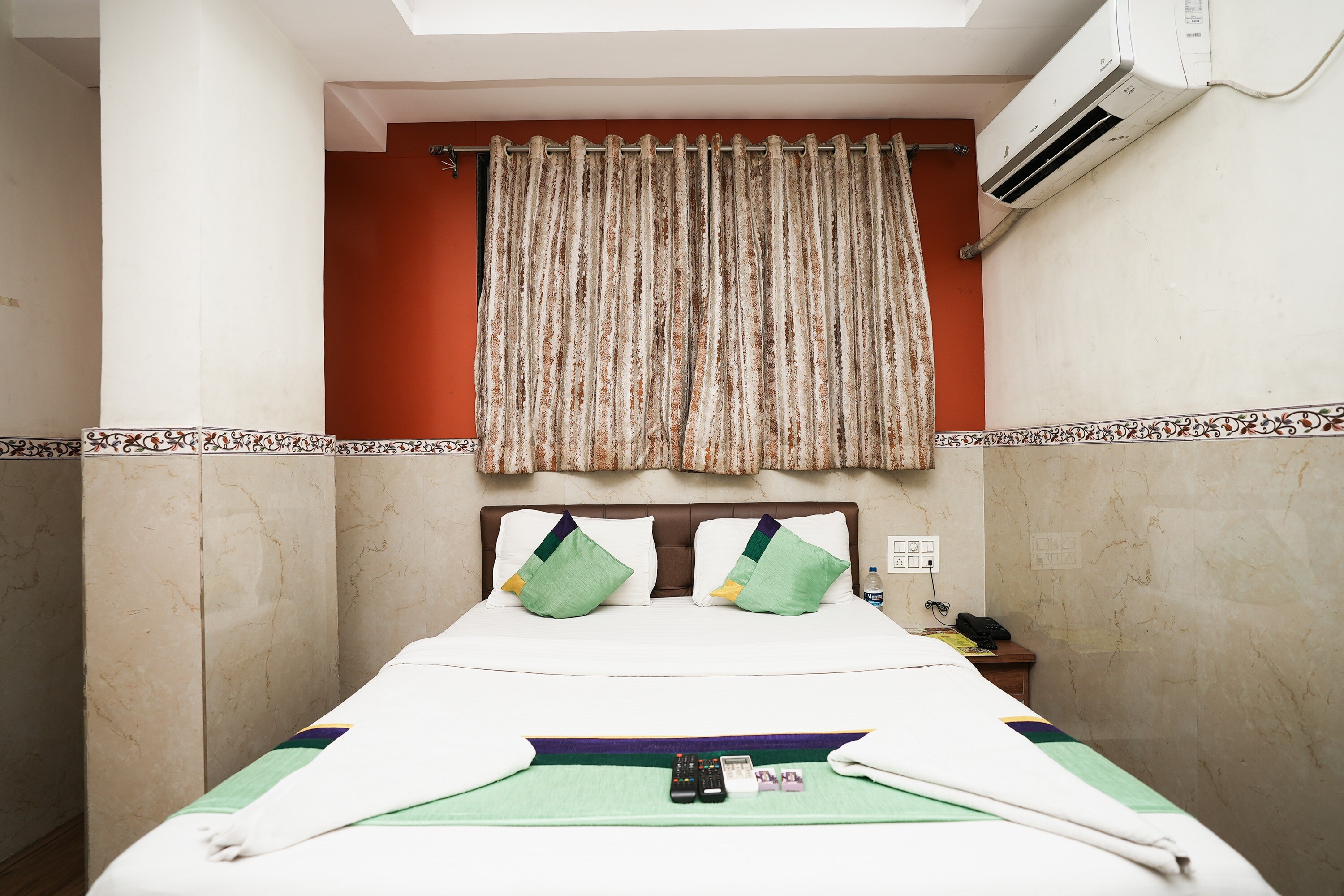 Hotel Sai Bansi Residency - Tap to explore photos