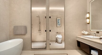 Holiday Inn JIASHAN Room Type - 1 king 1 Bedroom suite High Floor