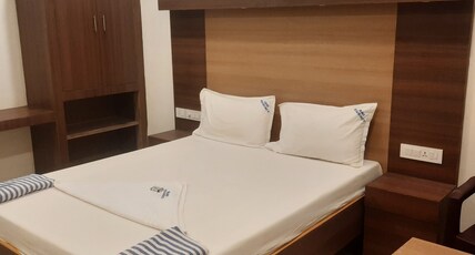 RANI RESIDENCY Room Type - Deluxe Double Room (Non-AC)