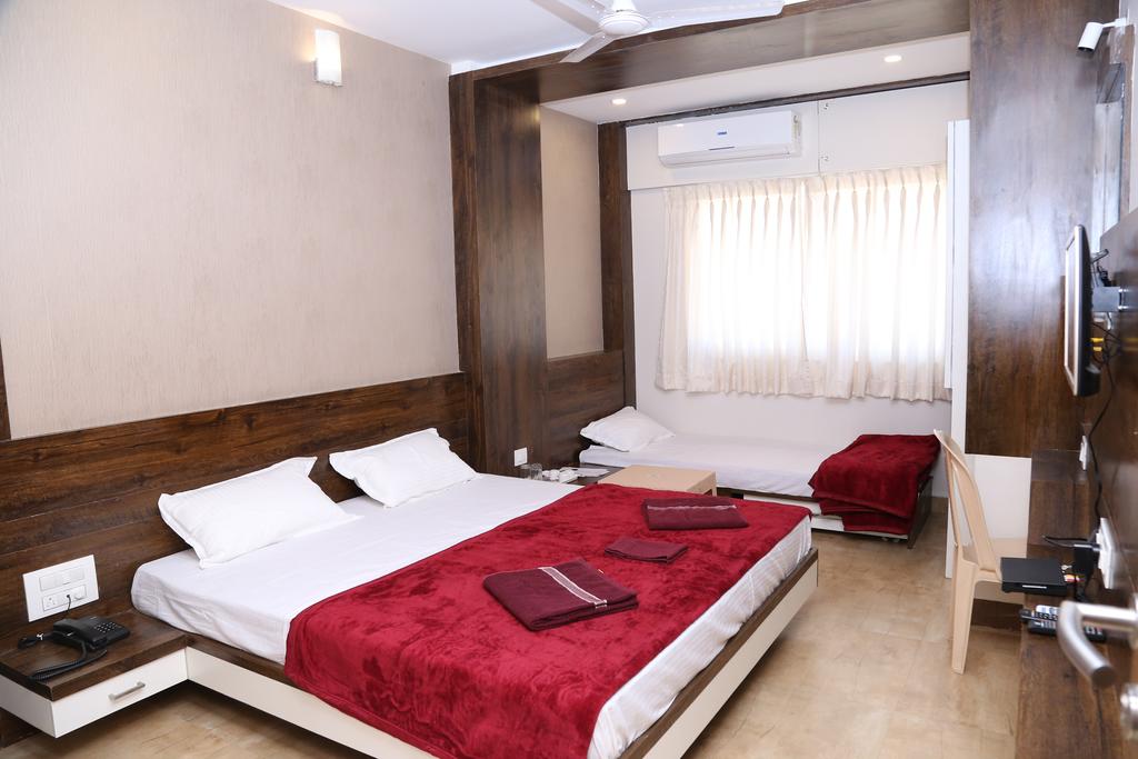 Hotel Navratna - Tap to explore photos