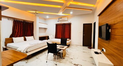 Urban Square Room Type - DELUXE AC TRIPLE BED