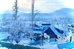 Everest Guest House Tangmarg
