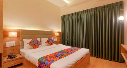 Fabhotel Pratham inn-1km from Gomti Nagar Railway Station Room Type - Deluxe Room