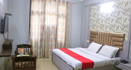 Hotel Hari Resort Room Type - Deluxe Non A/C Room