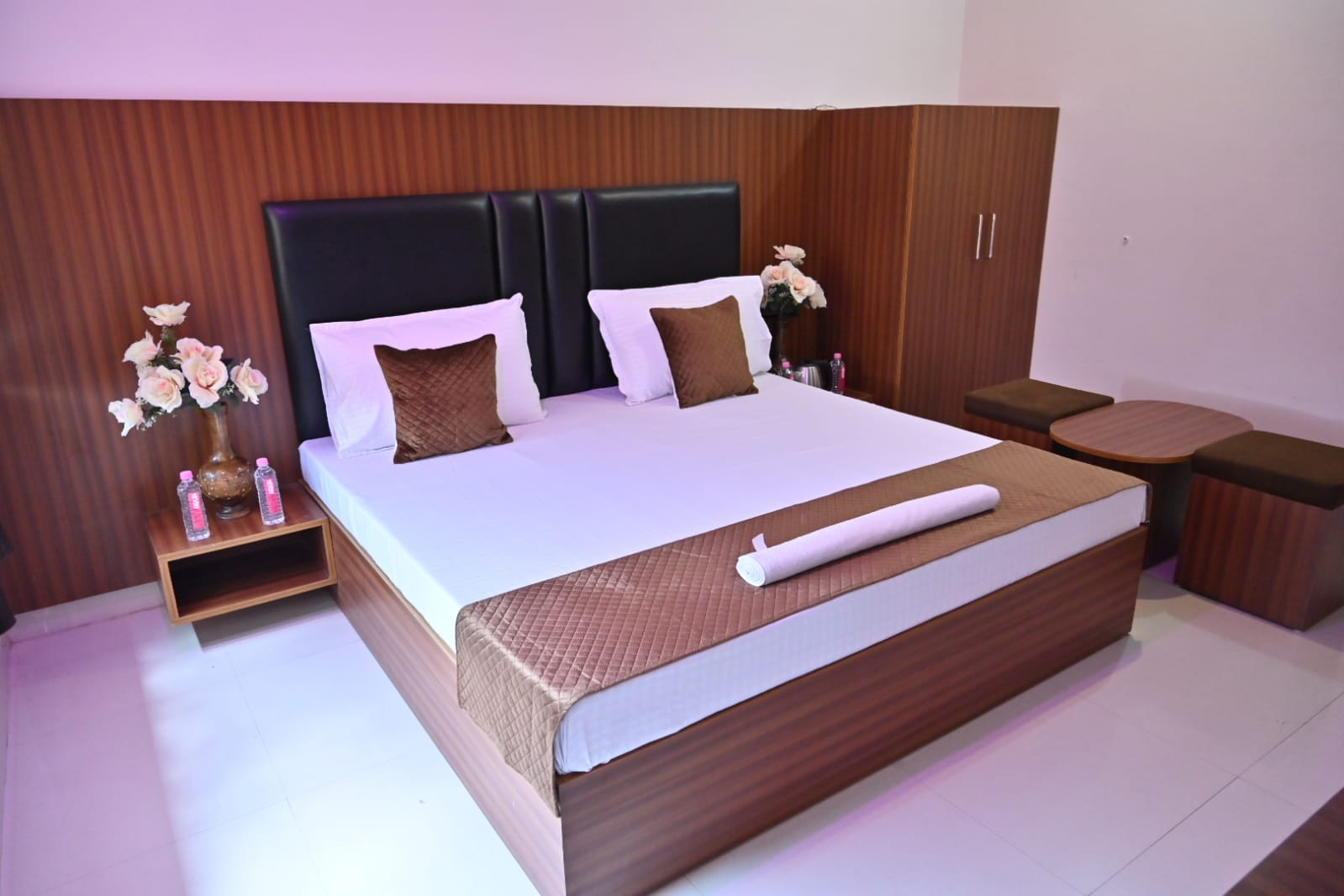 Hotel GATEWAY GUEST HOUSE JAIPUR - Tap to explore photos